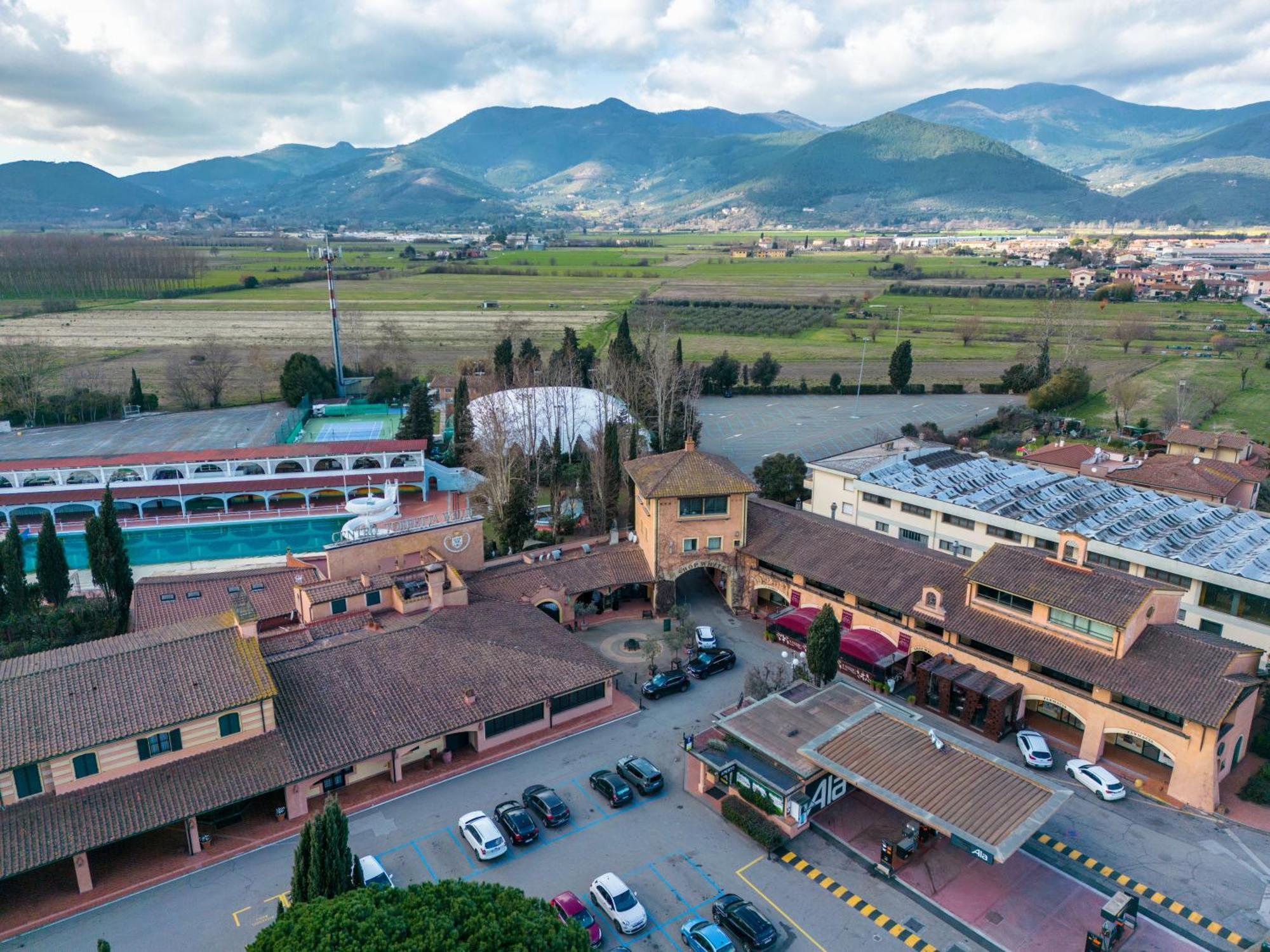 Hotel Boccaccio Calcinaia Kültér fotó